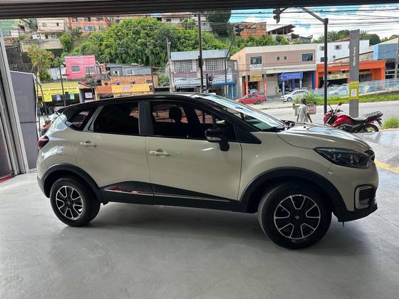 RENAULT CAPTUR 2.0 16V HI-FLEX INTENSE AUTOMÁTICO RENAULT CAPTUR 2.0 16V HI-FLEX INTENSE AUTOMÁTICO